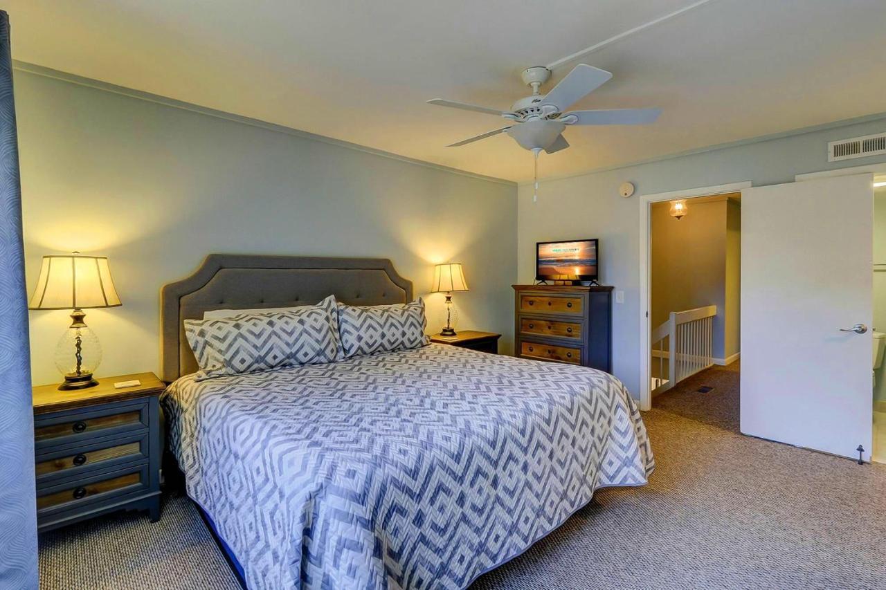Ocean Villas Deluxe - Oceanfront Villa - Steps To Beach - Great Location - Heated Pool April Hilton Head Island Exteriör bild
